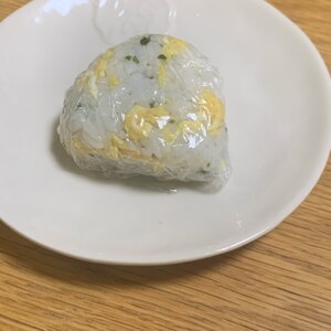 炒り卵と青海苔のおにぎり